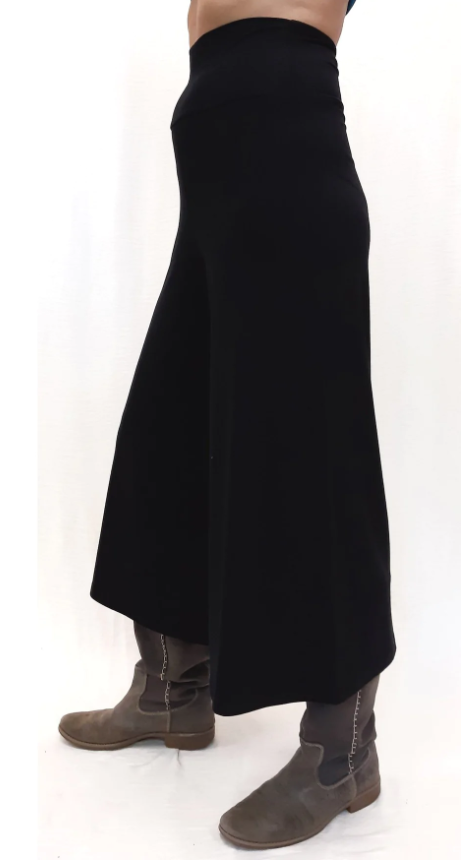Bamboo Extra Wide Long Capri Pant