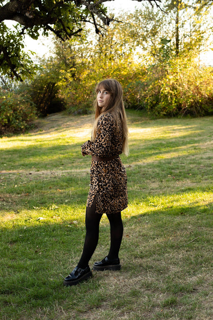 Louve Design - Long button-up shirt: Leopard / Xsmall