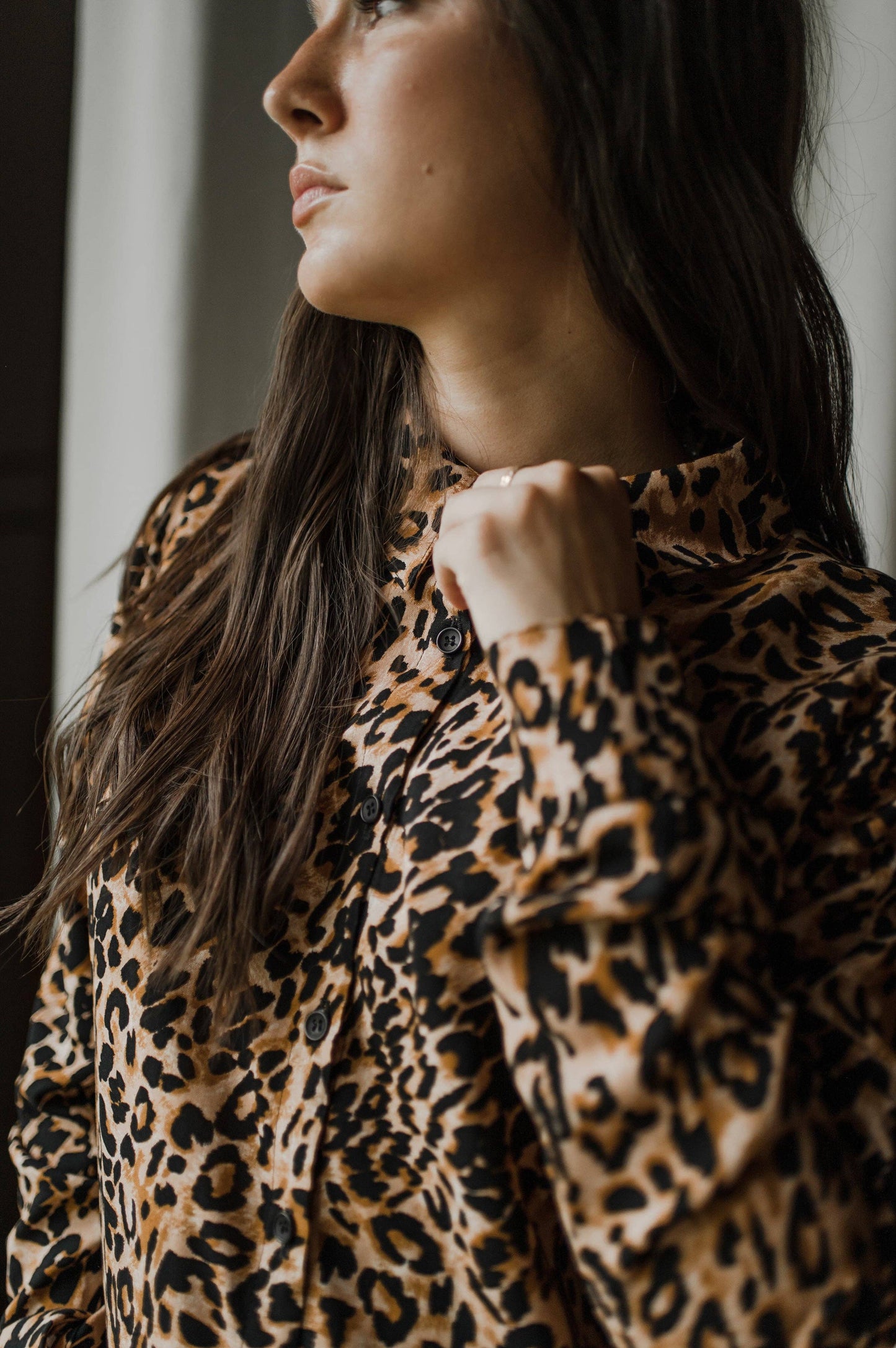 Louve Design - Long button-up shirt: Leopard / Xsmall