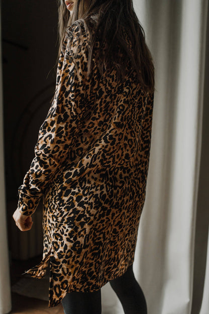 Louve Design - Long button-up shirt: Leopard / Xsmall