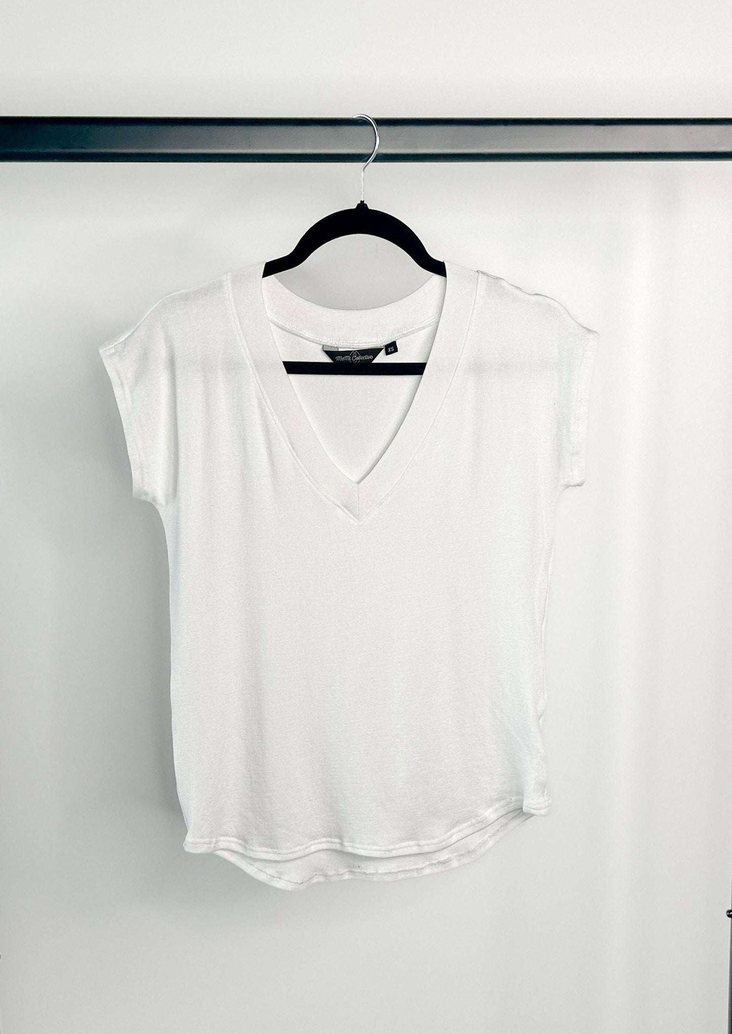 MeMi Collective - The V-Neck Sweater Tee