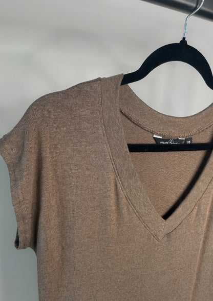 MeMi Collective - The V-Neck Sweater Tee