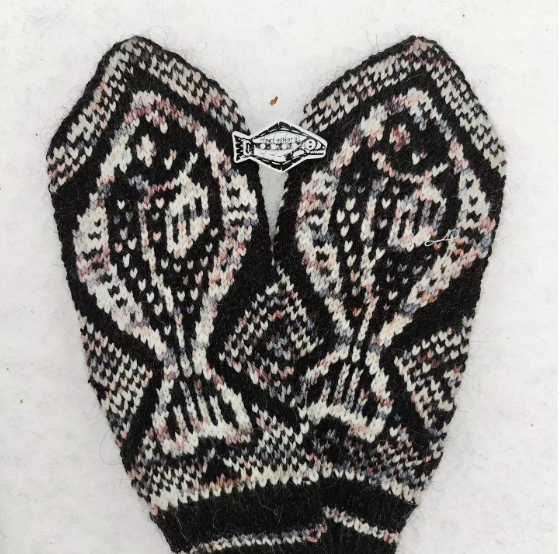 Halibut Mittens by Sue Philippson-Madill